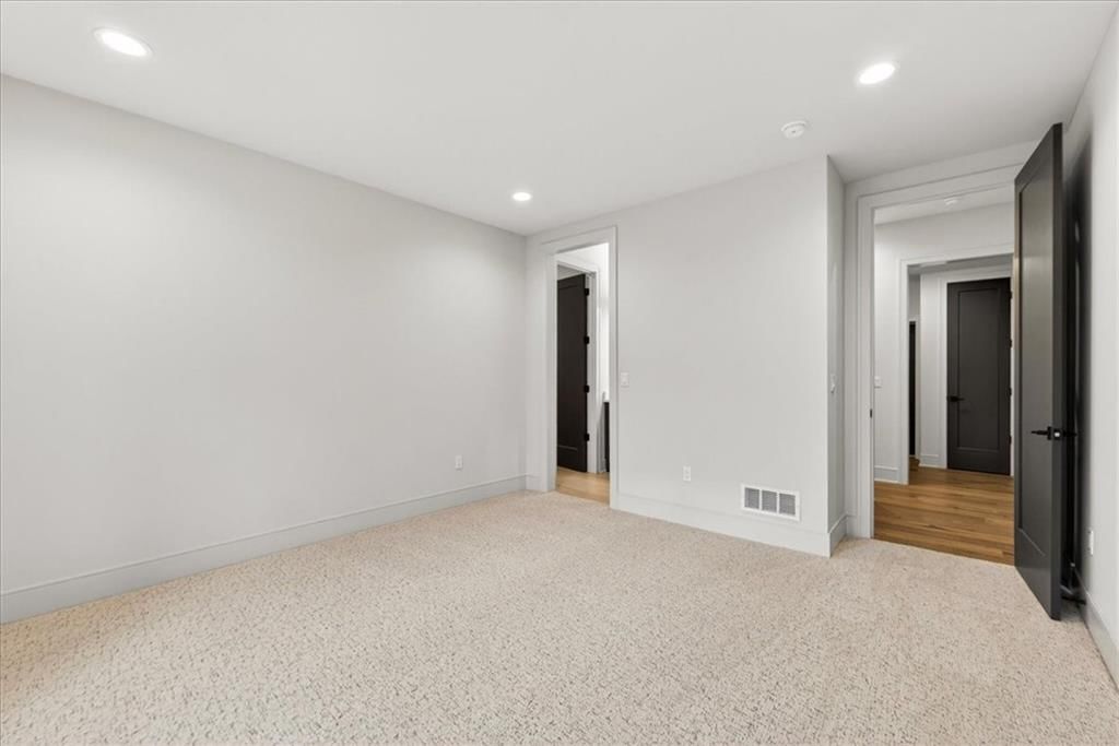 5818 N Lucerne Avenue — photo 72