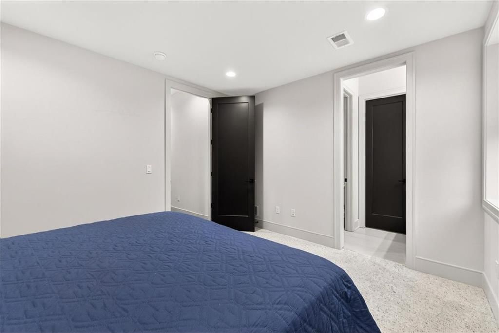 5818 N Lucerne Avenue — photo 79