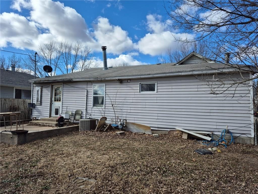 214 N Walnut Street — photo 4