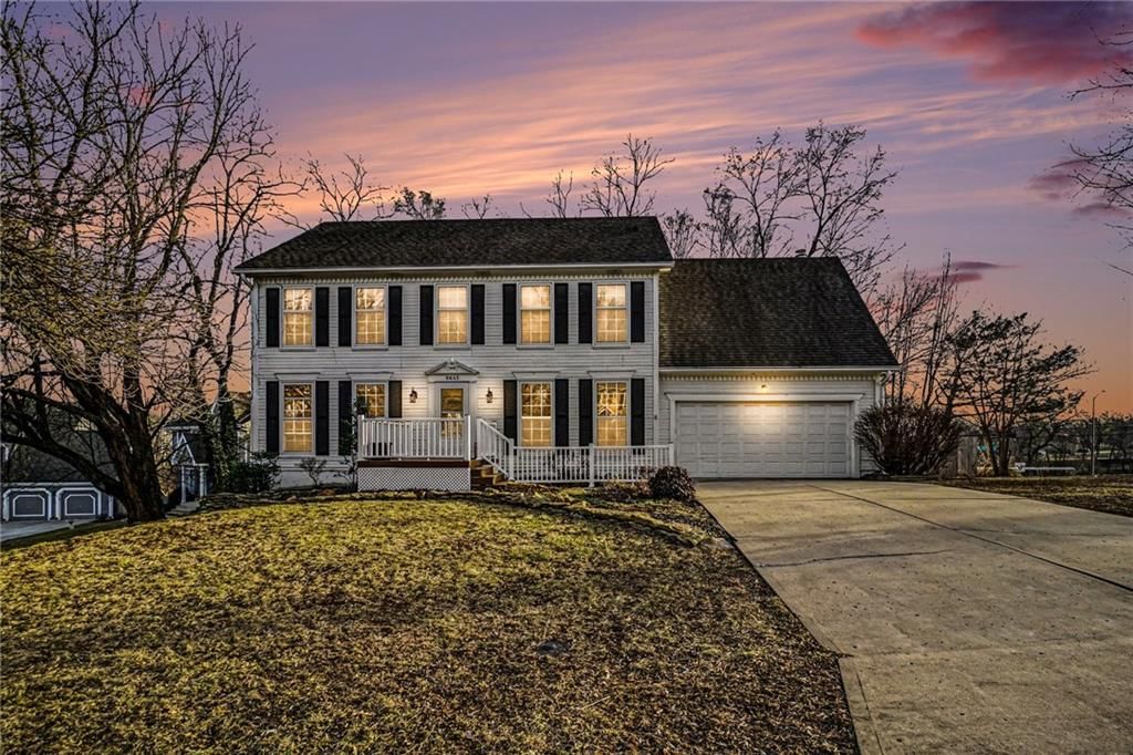 8645 Greenwood Lane, Lenexa, KS