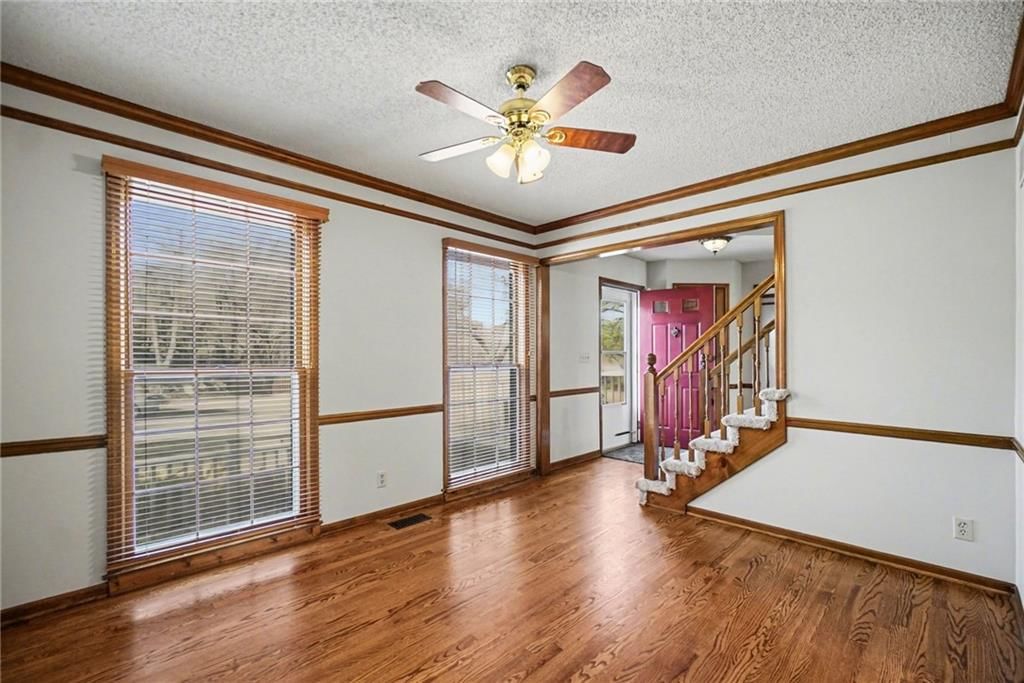 8645 Greenwood Lane — photo 4
