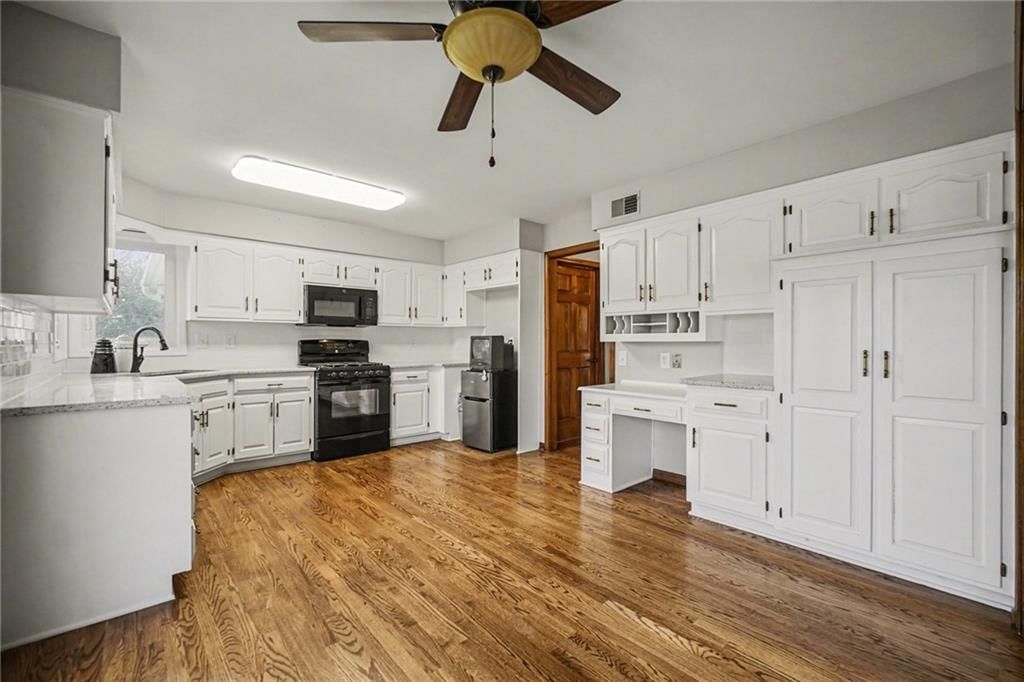 8645 Greenwood Lane — photo 10