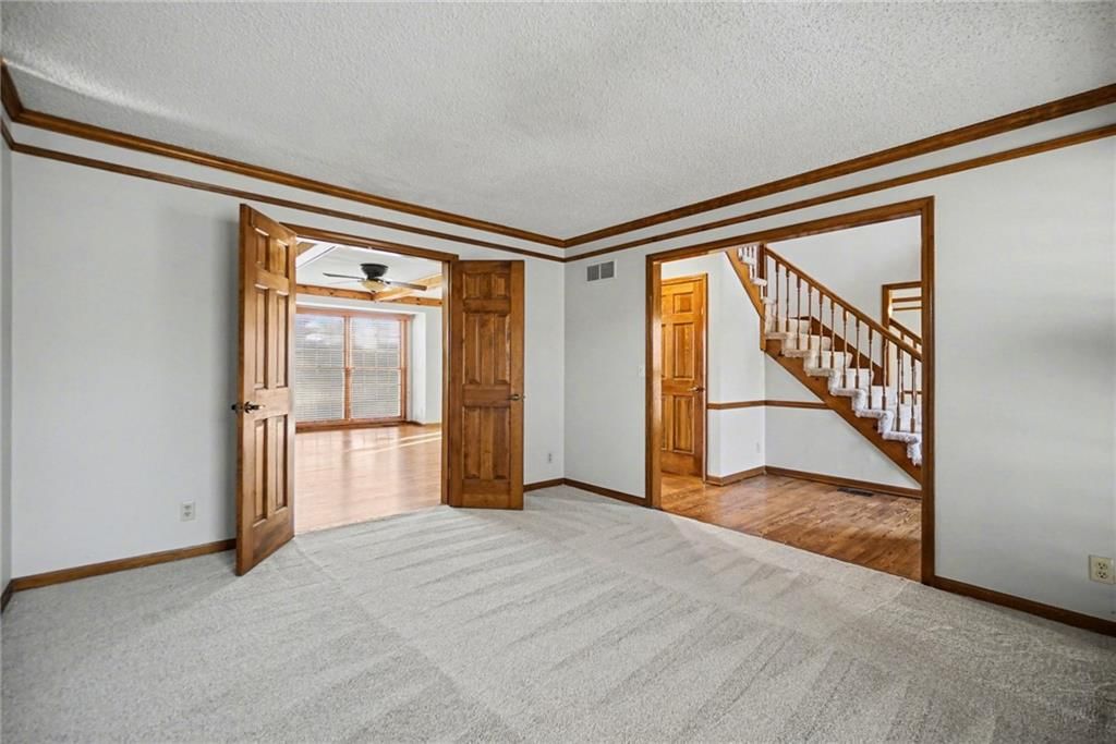 8645 Greenwood Lane — photo 11