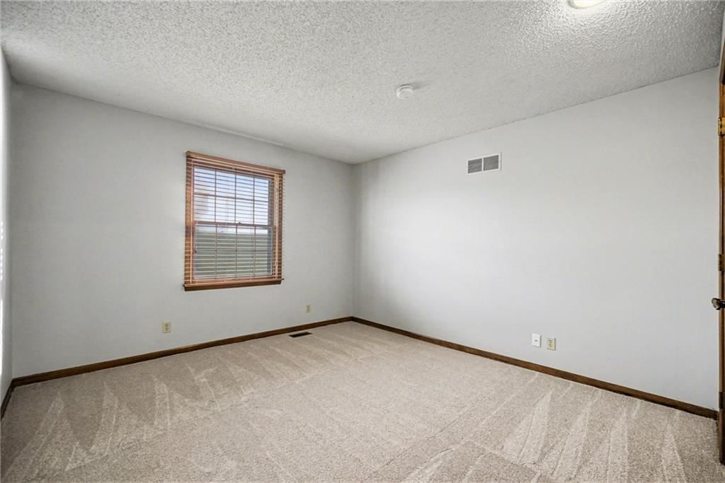 8645 Greenwood Lane — photo 15