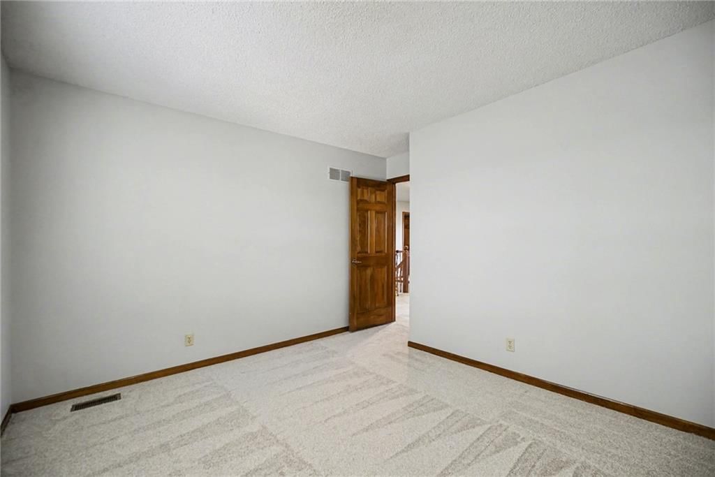 8645 Greenwood Lane — photo 22