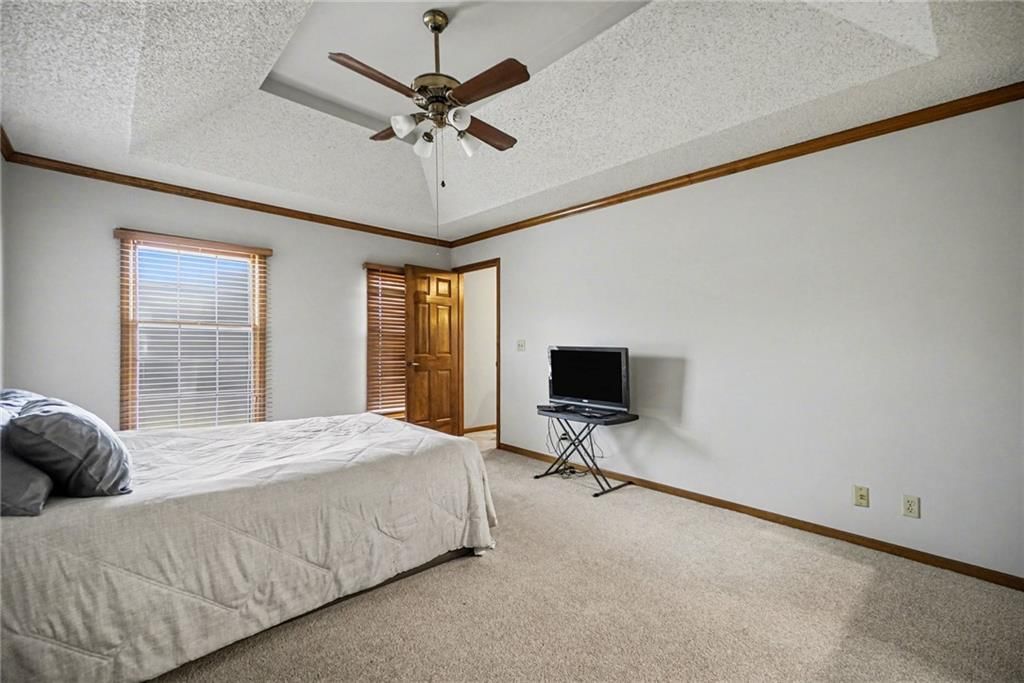 8645 Greenwood Lane — photo 24