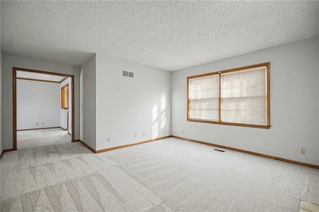 8645 Greenwood Lane — photo 29