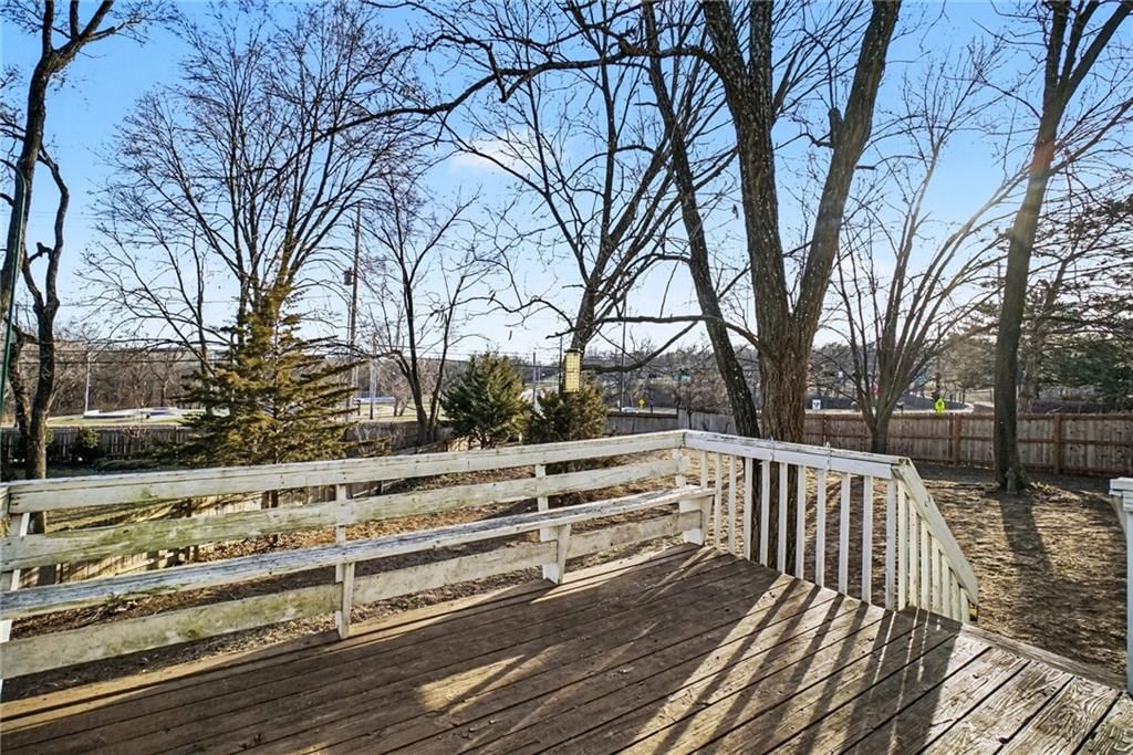 8645 Greenwood Lane — photo 31
