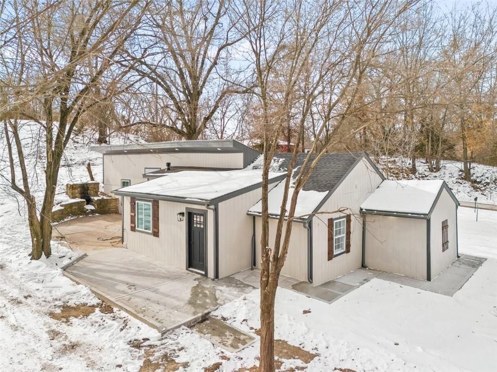 8741 Barber Avenue, Kansas City, KS