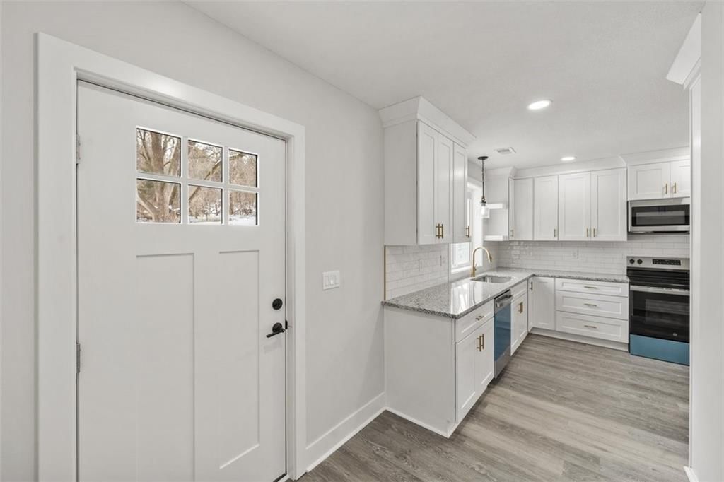 8741 Barber Avenue — photo 4