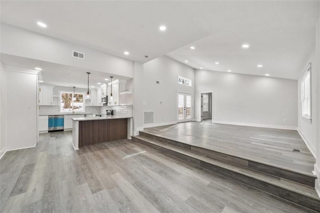 8741 Barber Avenue — photo 9