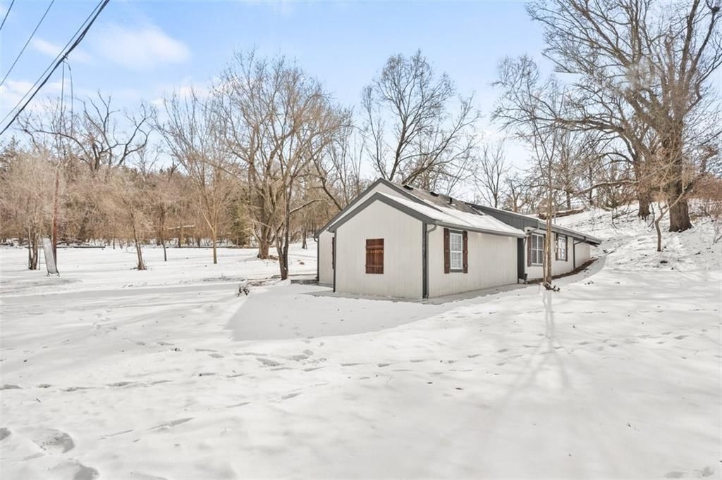 8741 Barber Avenue — photo 24