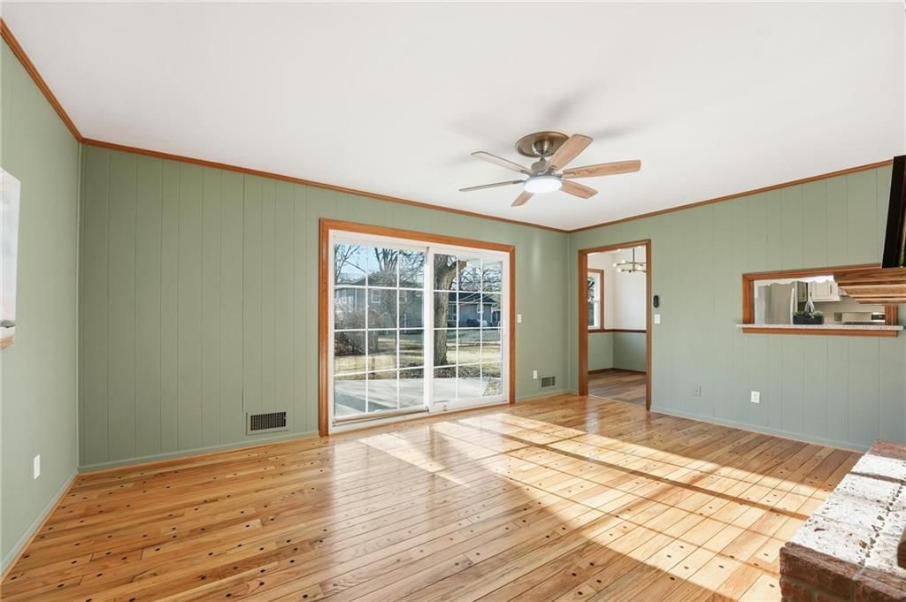 401 W 109th Terrace — photo 13