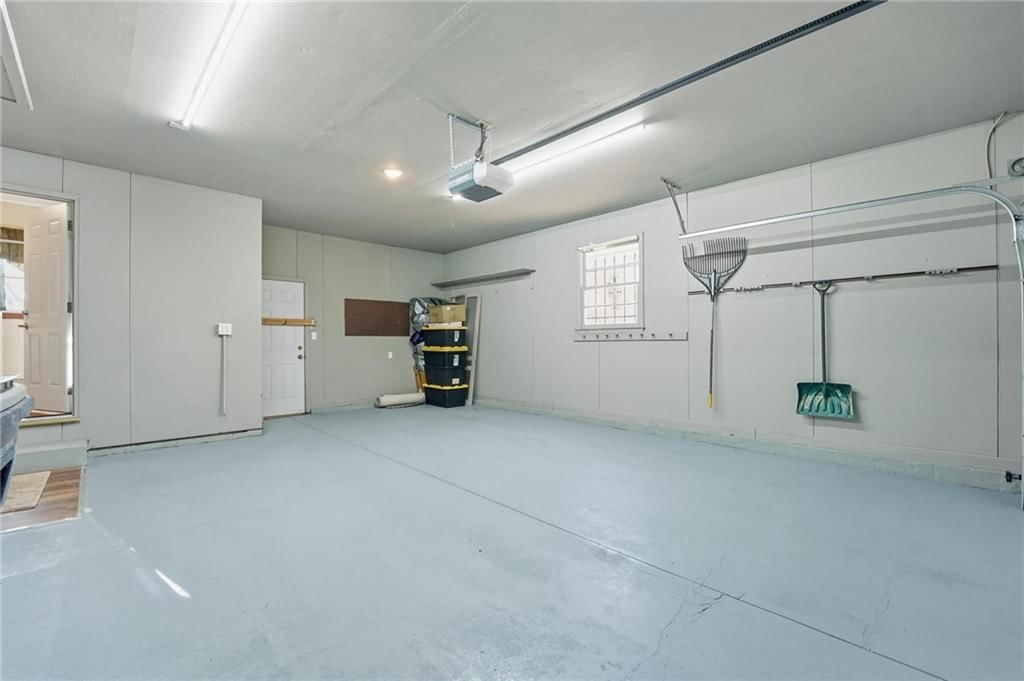 401 W 109th Terrace — photo 25