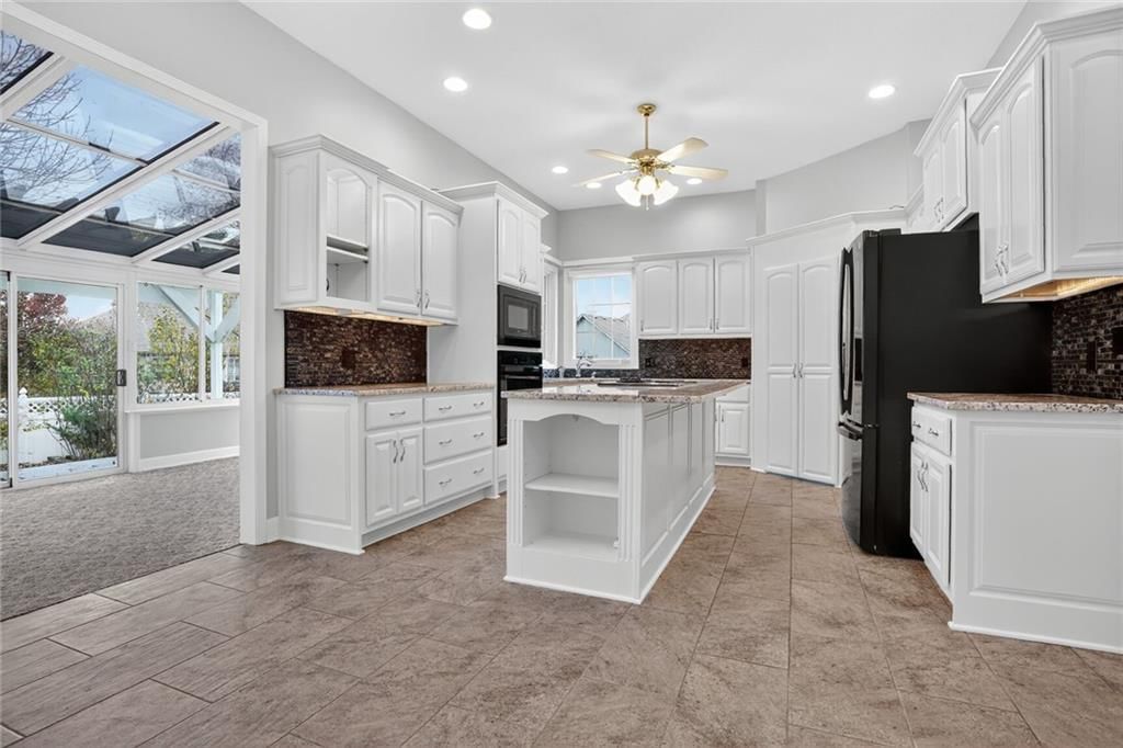 1008 Cherry Hill Court — photo 5