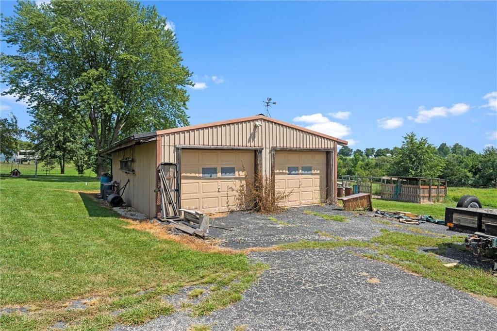 17739 Eisenhower Road — photo 3