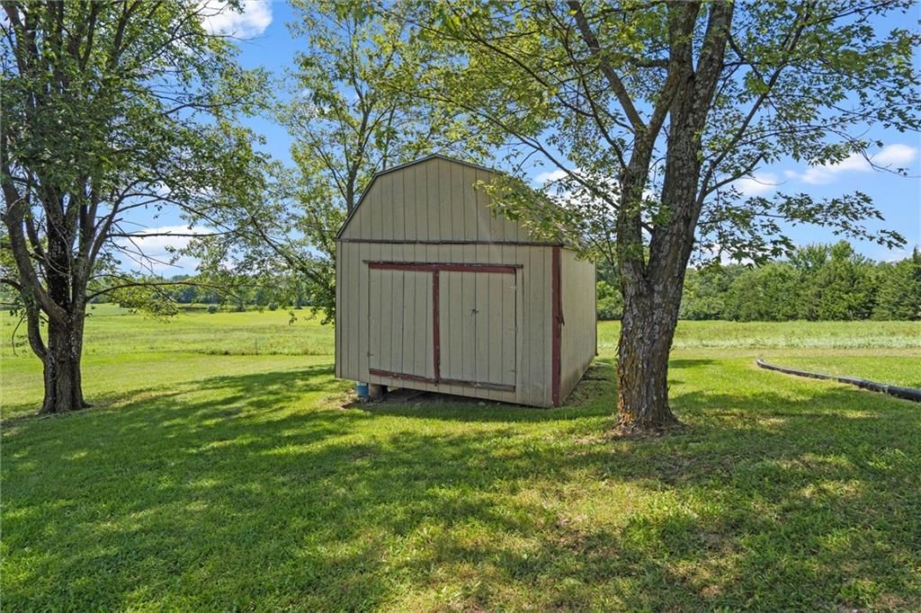 17739 Eisenhower Road — photo 5