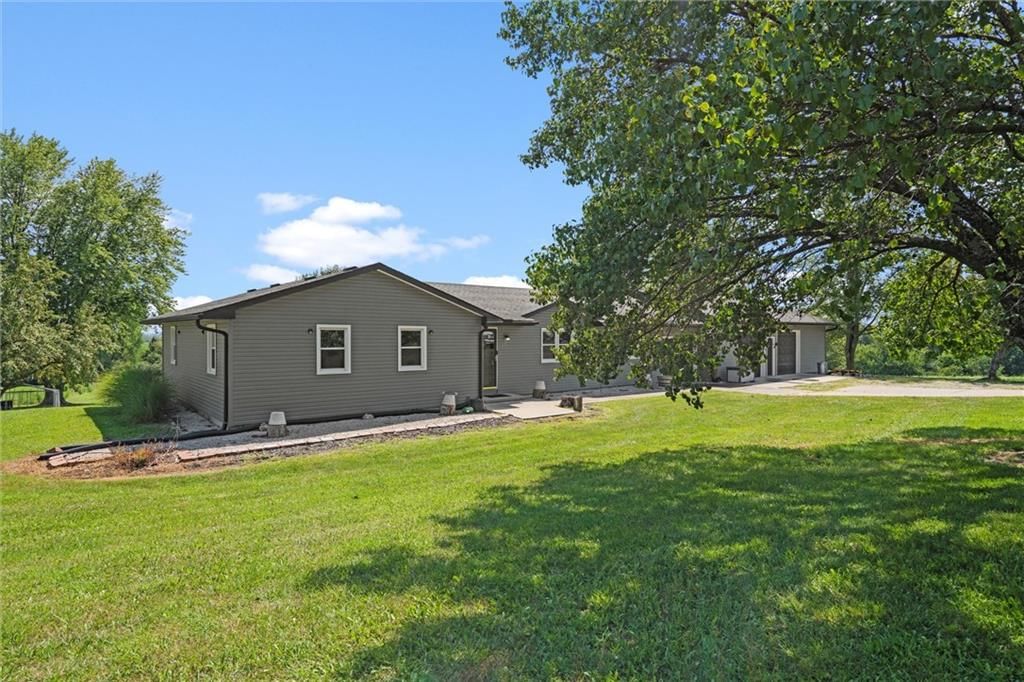 17739 Eisenhower Road — photo 9