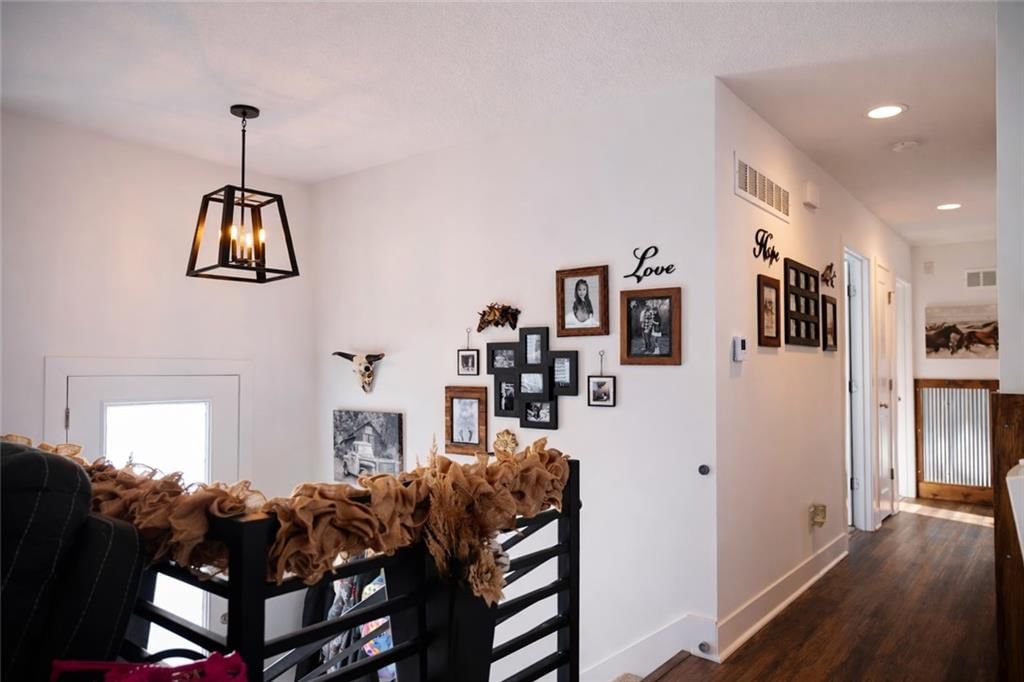 2228 Chanticleer Street — photo 5