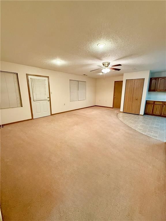 1635 N Grand Avenue — photo 2