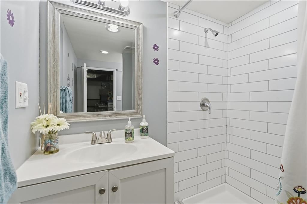 7131 Robinson Street — photo 24