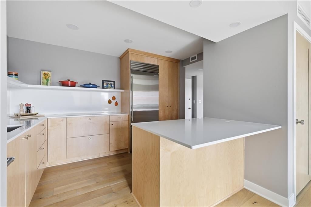 310 W 49th Street — photo 10