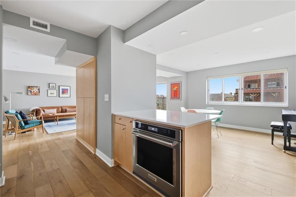 310 W 49th Street — photo 11