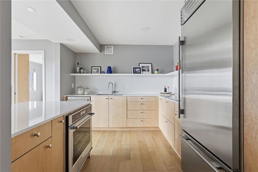 310 W 49th Street — photo 12