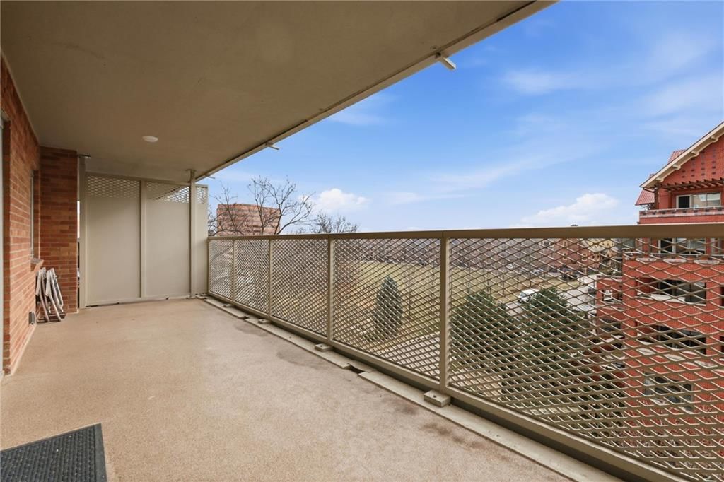 310 W 49th Street — photo 20
