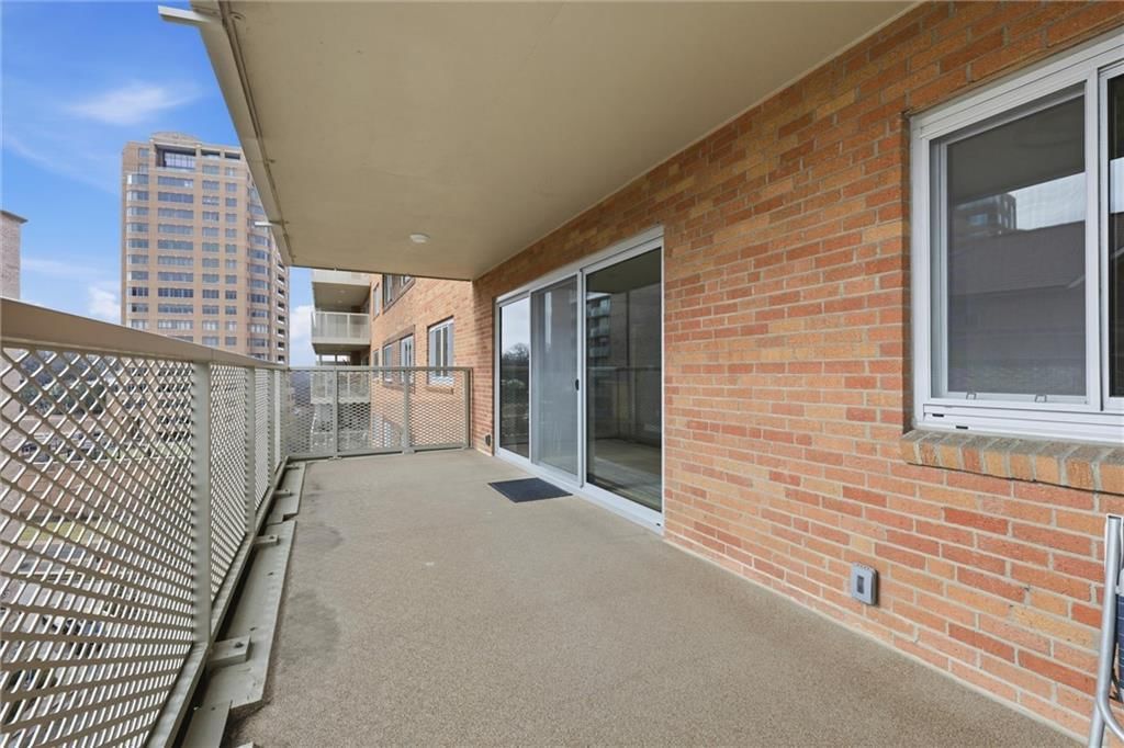310 W 49th Street — photo 21