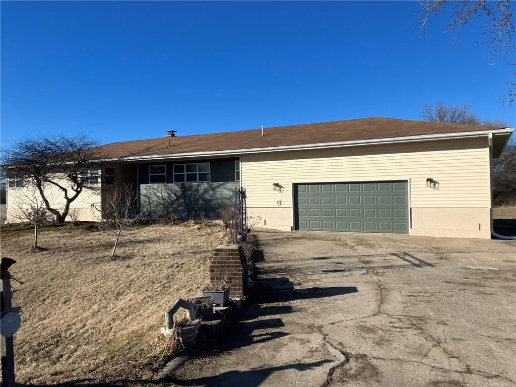 200 Lakecrest Boulevard — photo 2
