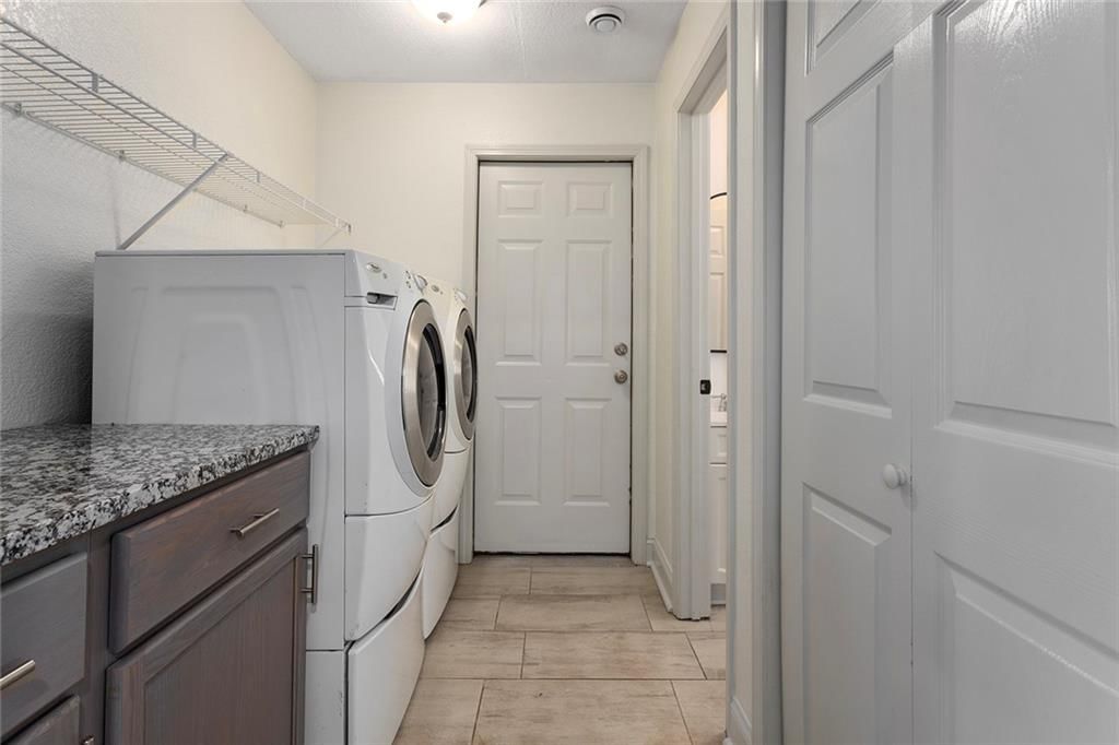 200 Lakecrest Boulevard — photo 13
