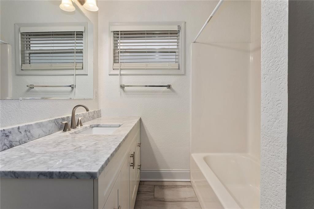 200 Lakecrest Boulevard — photo 24