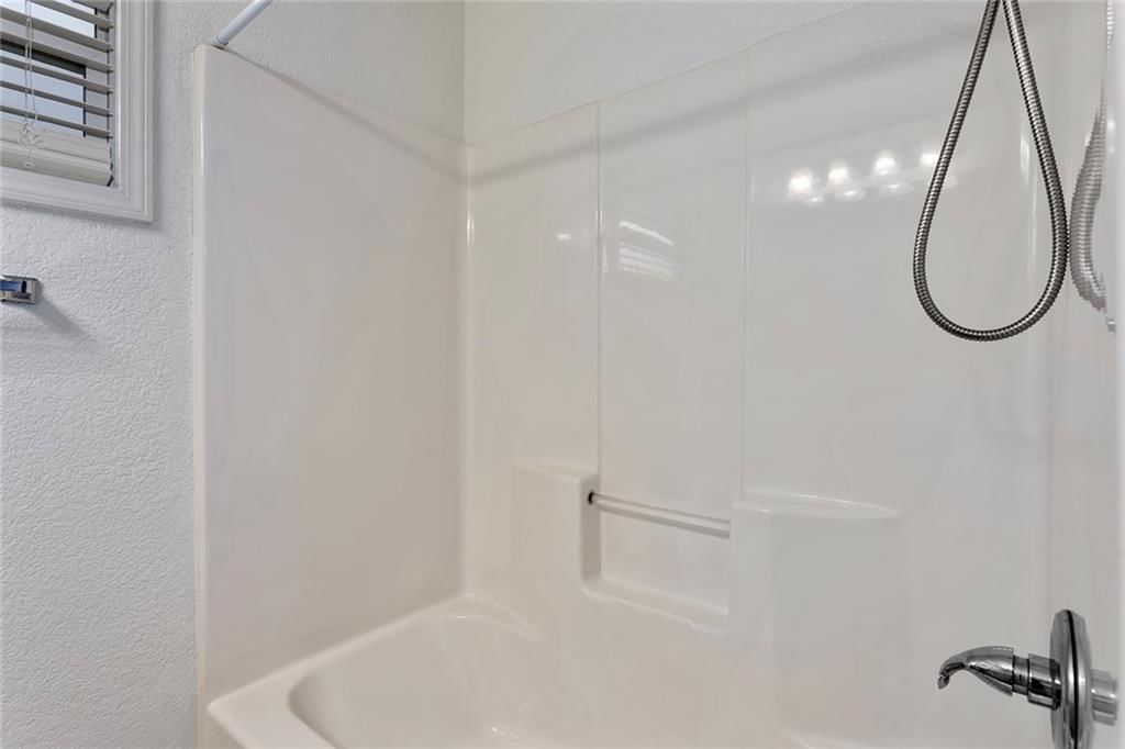 200 Lakecrest Boulevard — photo 26