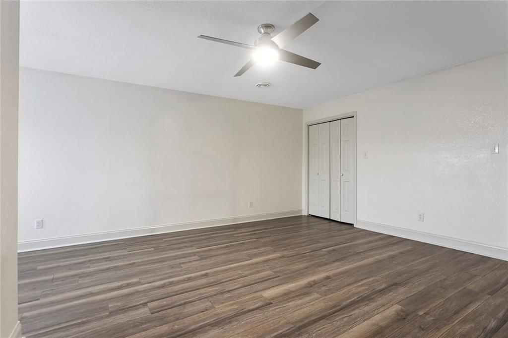 200 Lakecrest Boulevard — photo 27