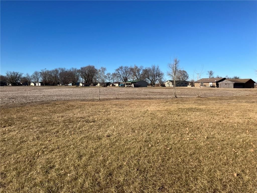 200 Lakecrest Boulevard — photo 37
