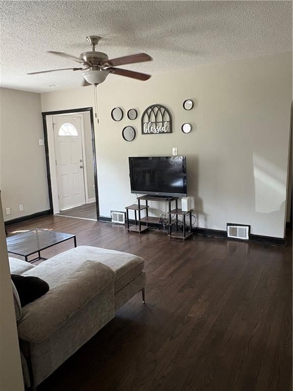 230 S Huttig Avenue — photo 5