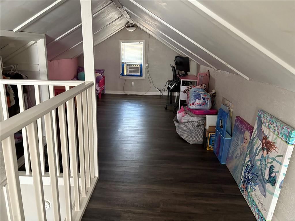 230 S Huttig Avenue — photo 16