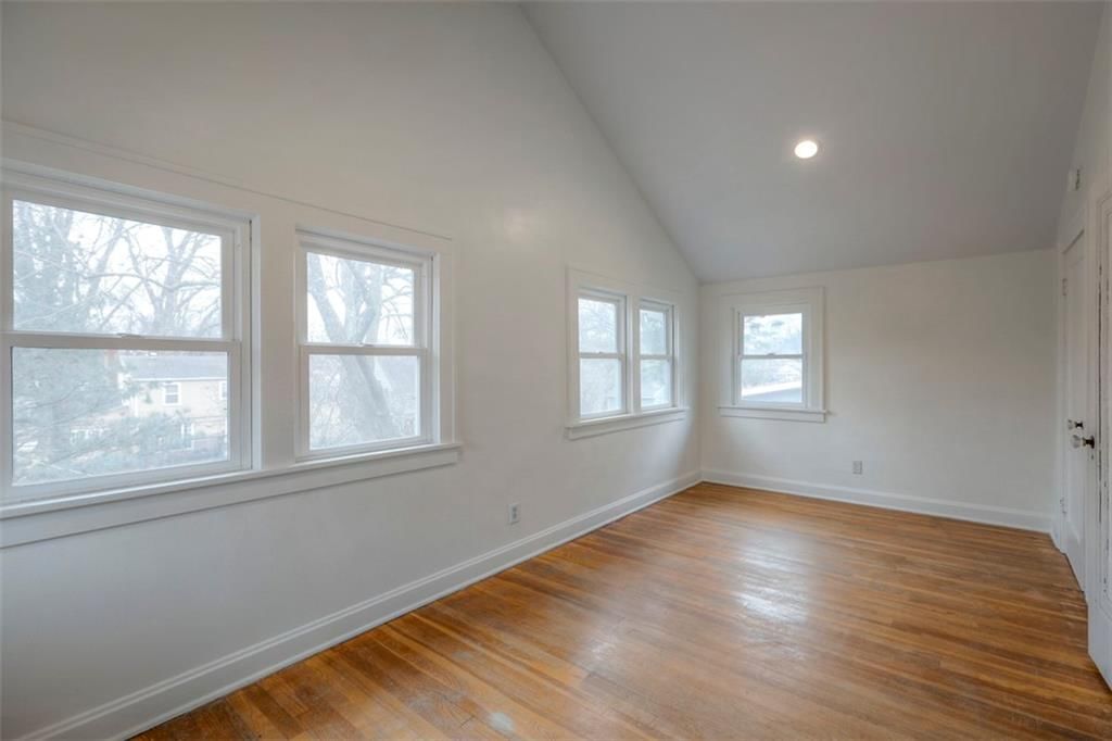1109 W 75th Terrace — photo 26