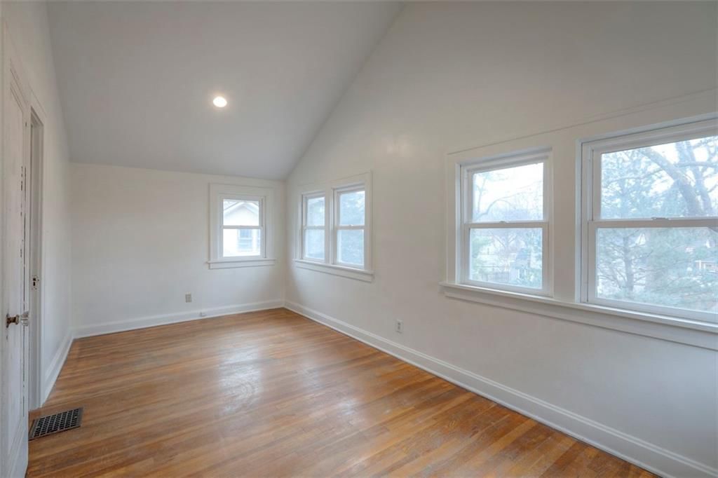 1109 W 75th Terrace — photo 27