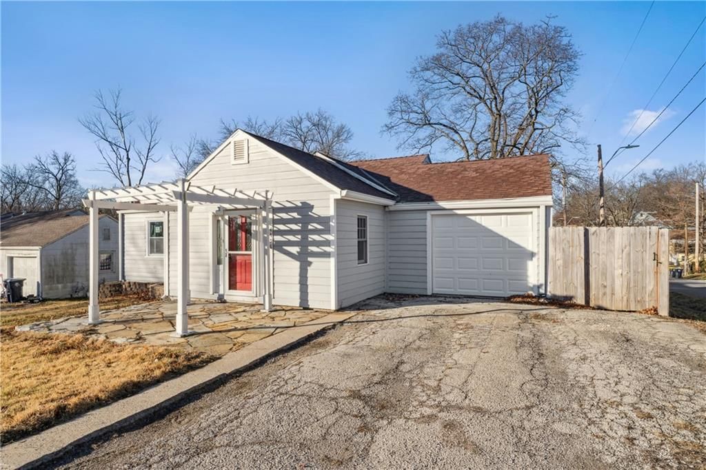 4456 N Bellefontaine Avenue — photo 3
