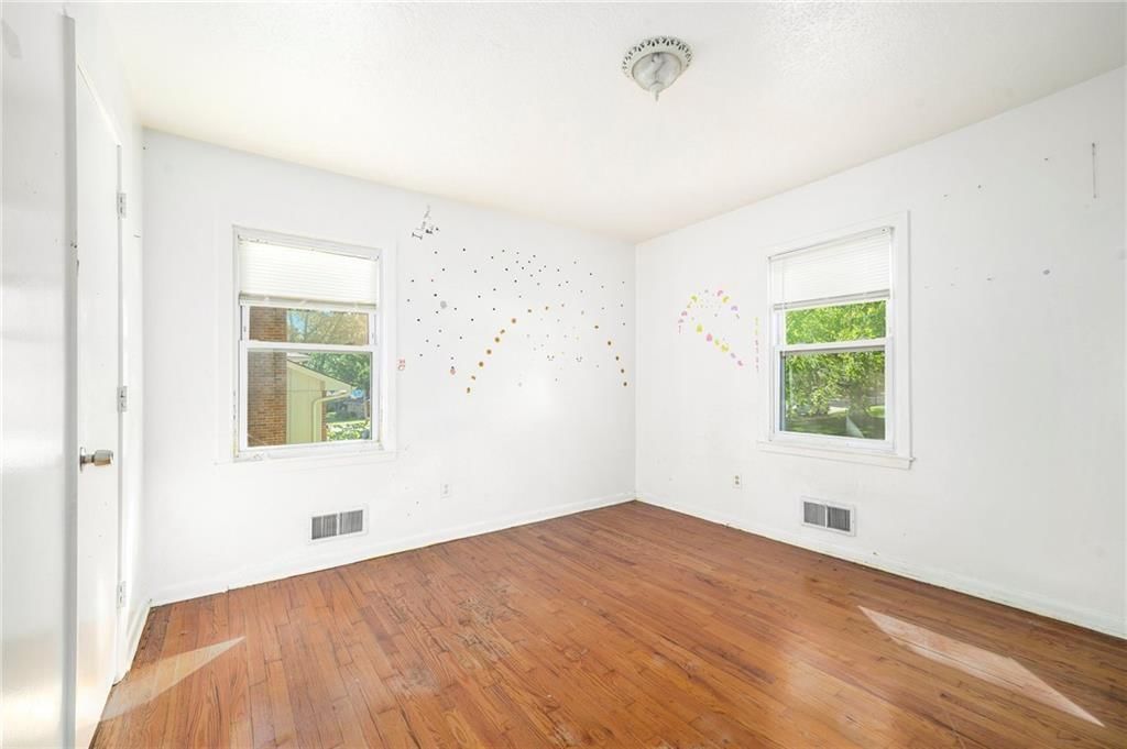 801 N Redwood Drive — photo 8