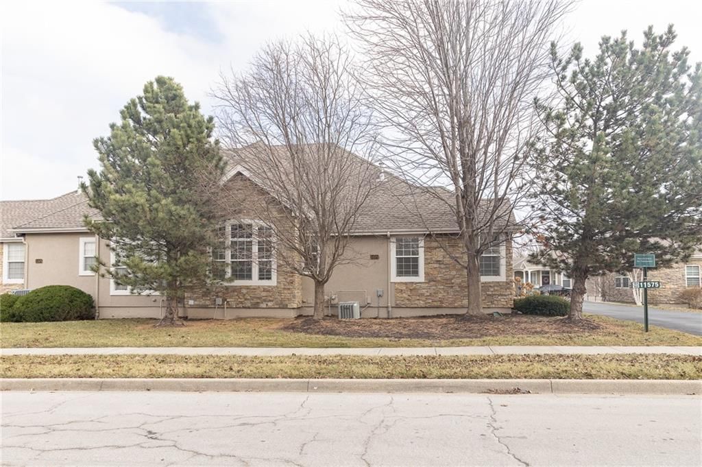 11575 S Bell Ct Drive — photo 2