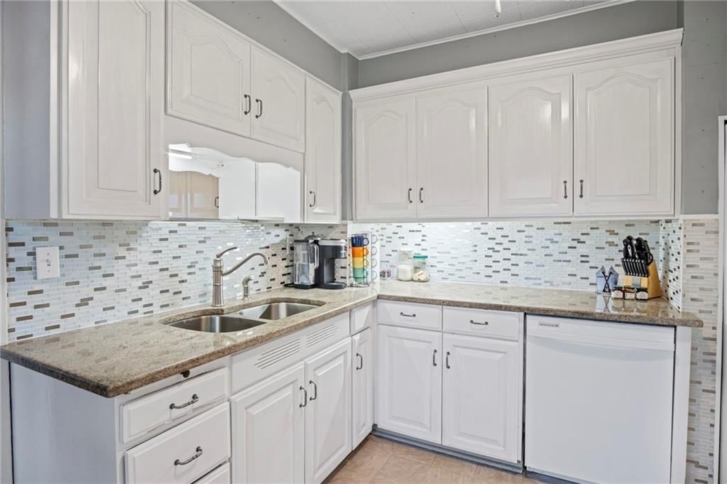 1019 Price Boulevard — photo 11