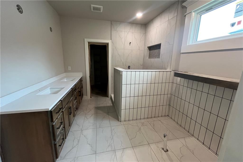2616 NE Woodland Oak Drive — photo 11