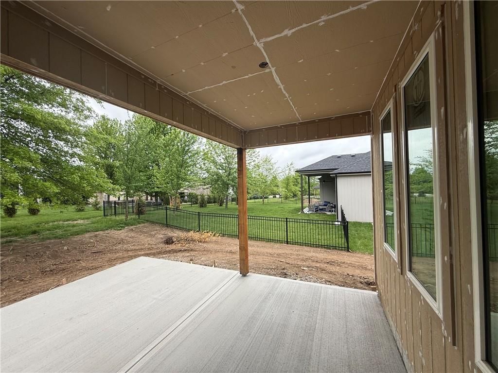 2616 NE Woodland Oak Drive — photo 28