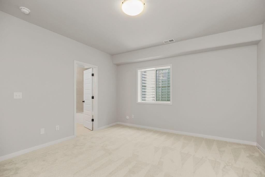 Photo 33 of 37 - 2616 NE Woodland Oak Drive, Lee's Summit, MO 64086