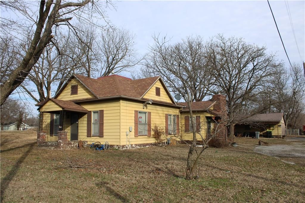 302 N Military Street — photo 2