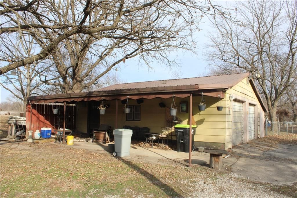 302 N Military Street — photo 5
