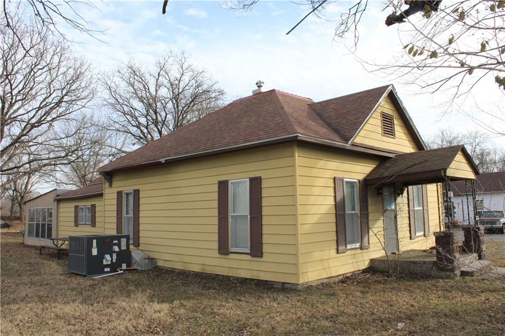 302 N Military Street — photo 7